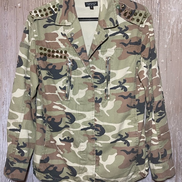 TOPSHOP camouflage women jacket with gold spikes & Guadalupe “Mother of Mary” - Picture 4 of 9